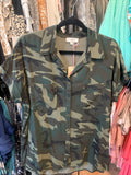 camo top with side slits and pockets
