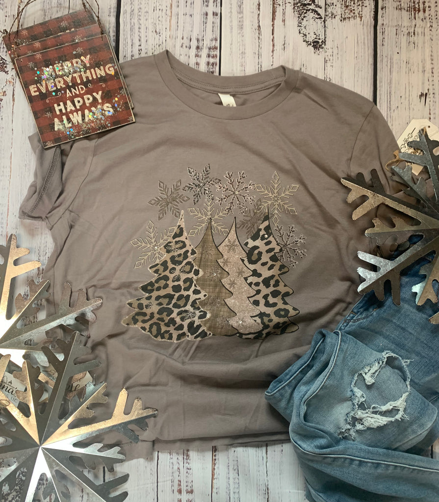 Leopard Christmas tree Christmas tee in our boutique aunt lillie bells